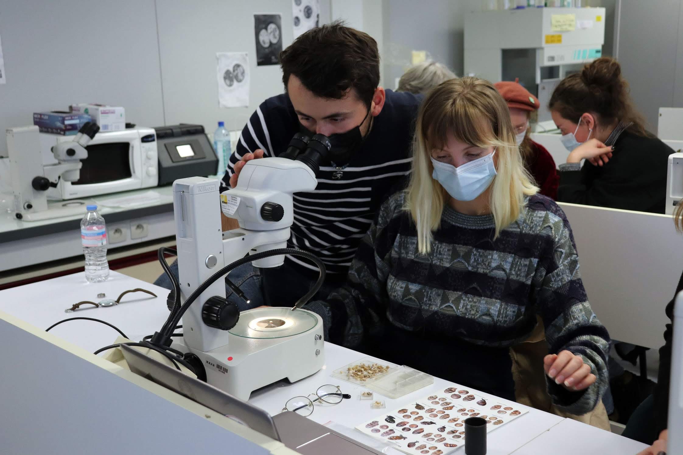 Eliott en laboratoire, Museum national d'Histoire naturelle