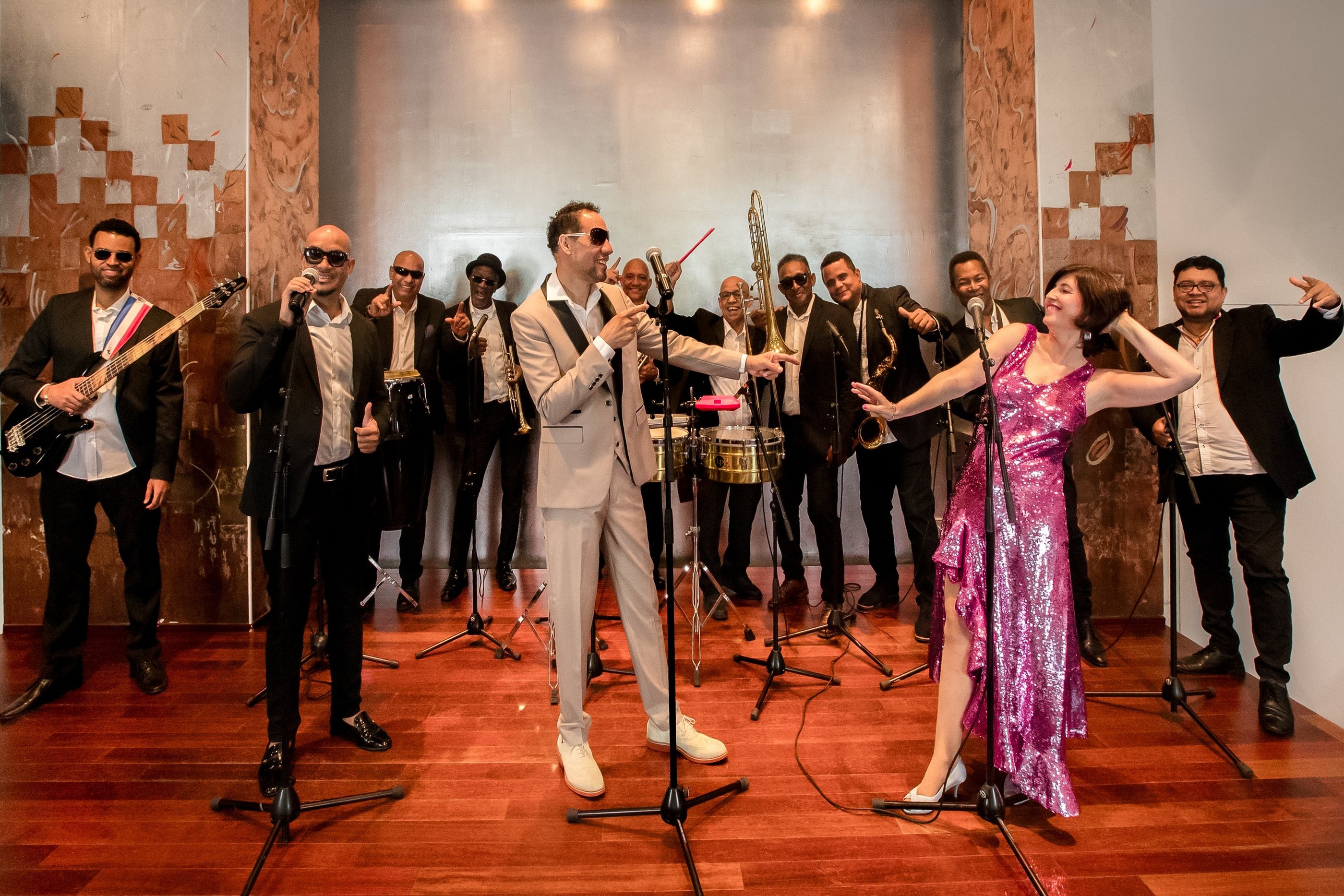 Encuentro musical junto a la banda en una atmósfera vintage