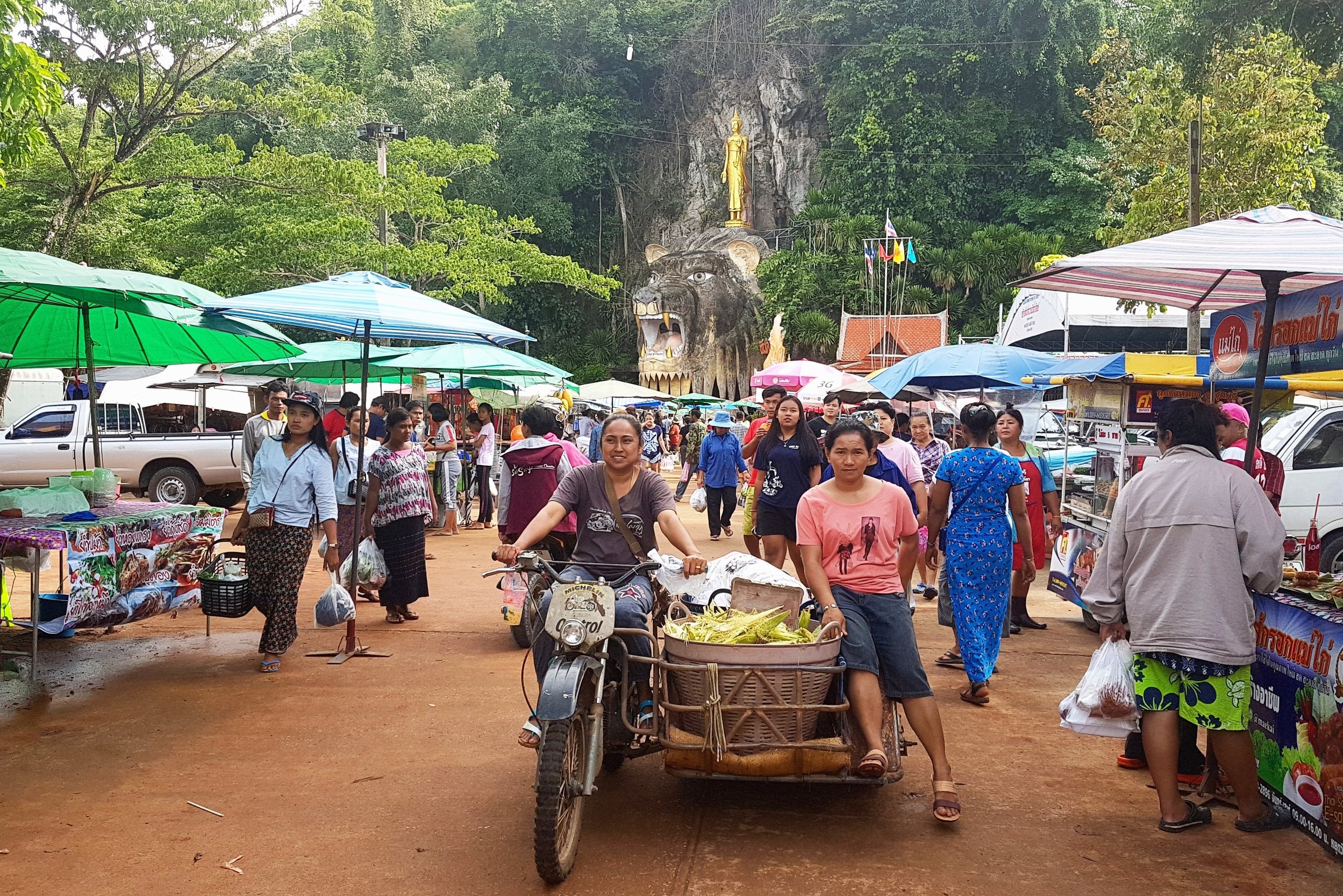 marché du Wat Tham SIng
