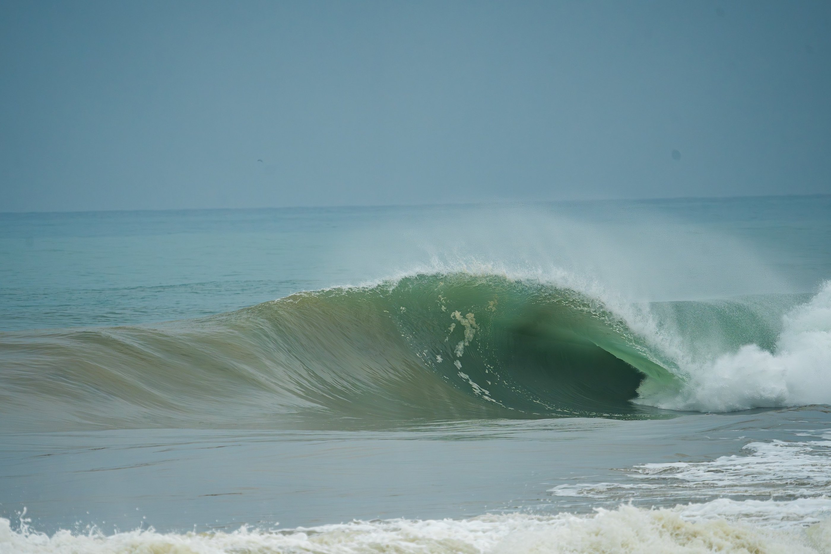 Perfect wave rolling 