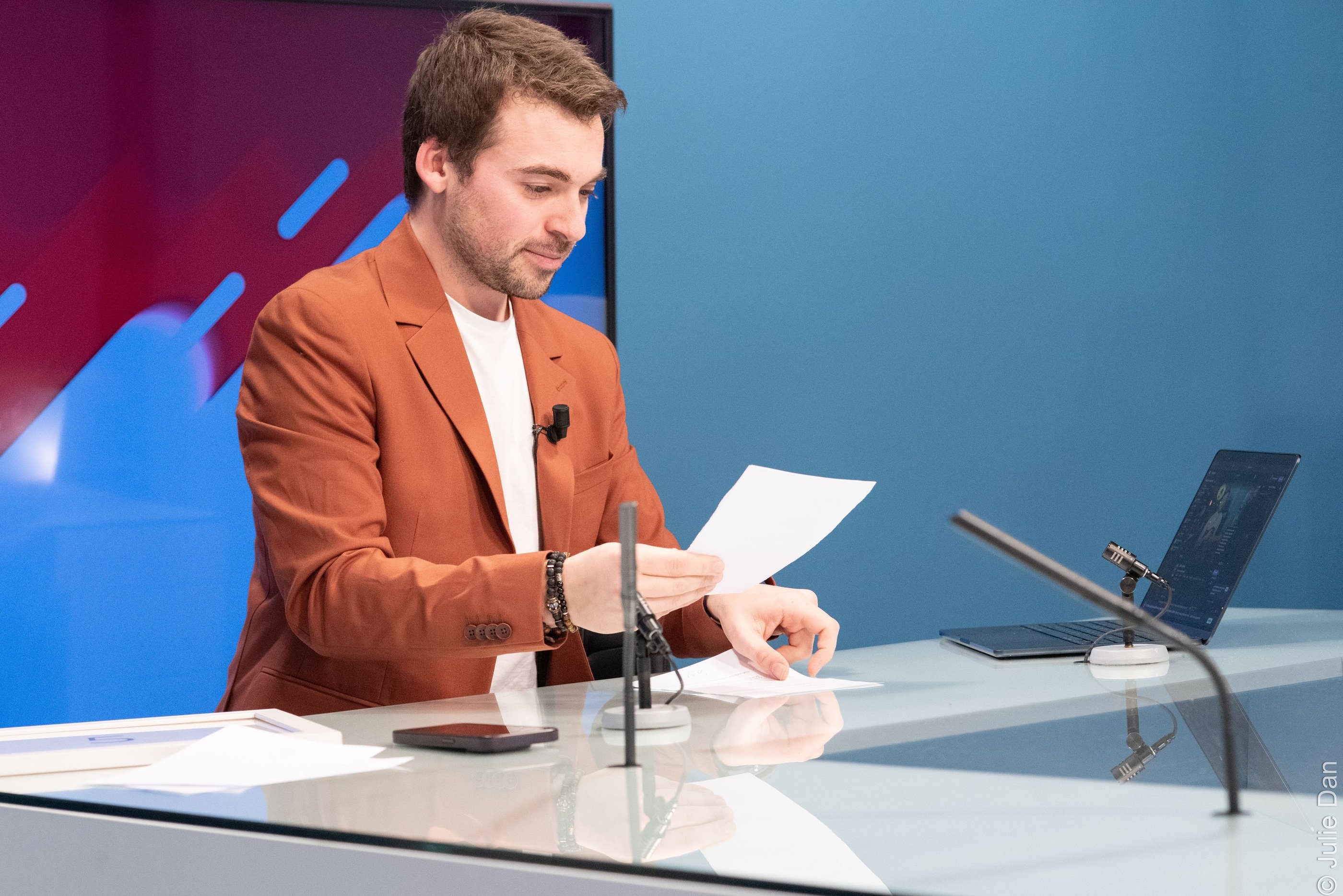 Conducteur événement table ronde professionnelle animation Aurélien Cailloce