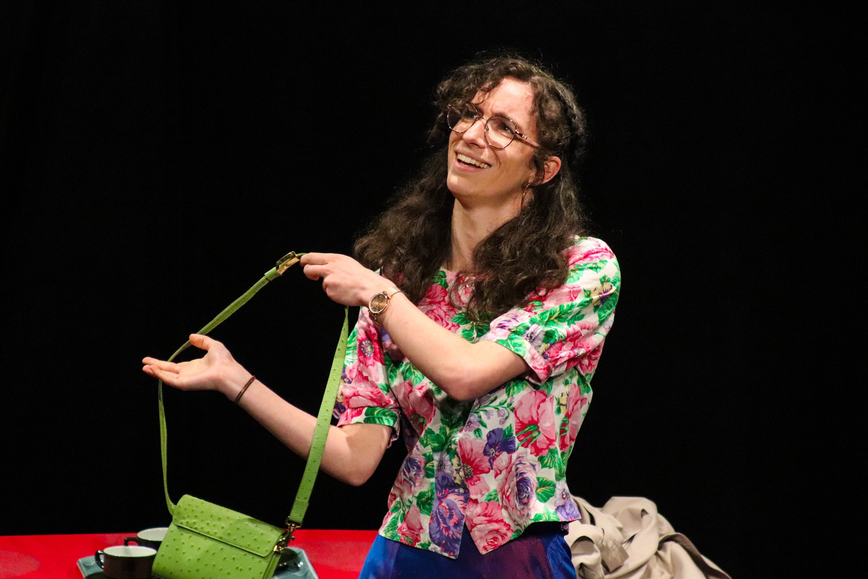 Aude Fy, comédienne dans une pièce de théâtre