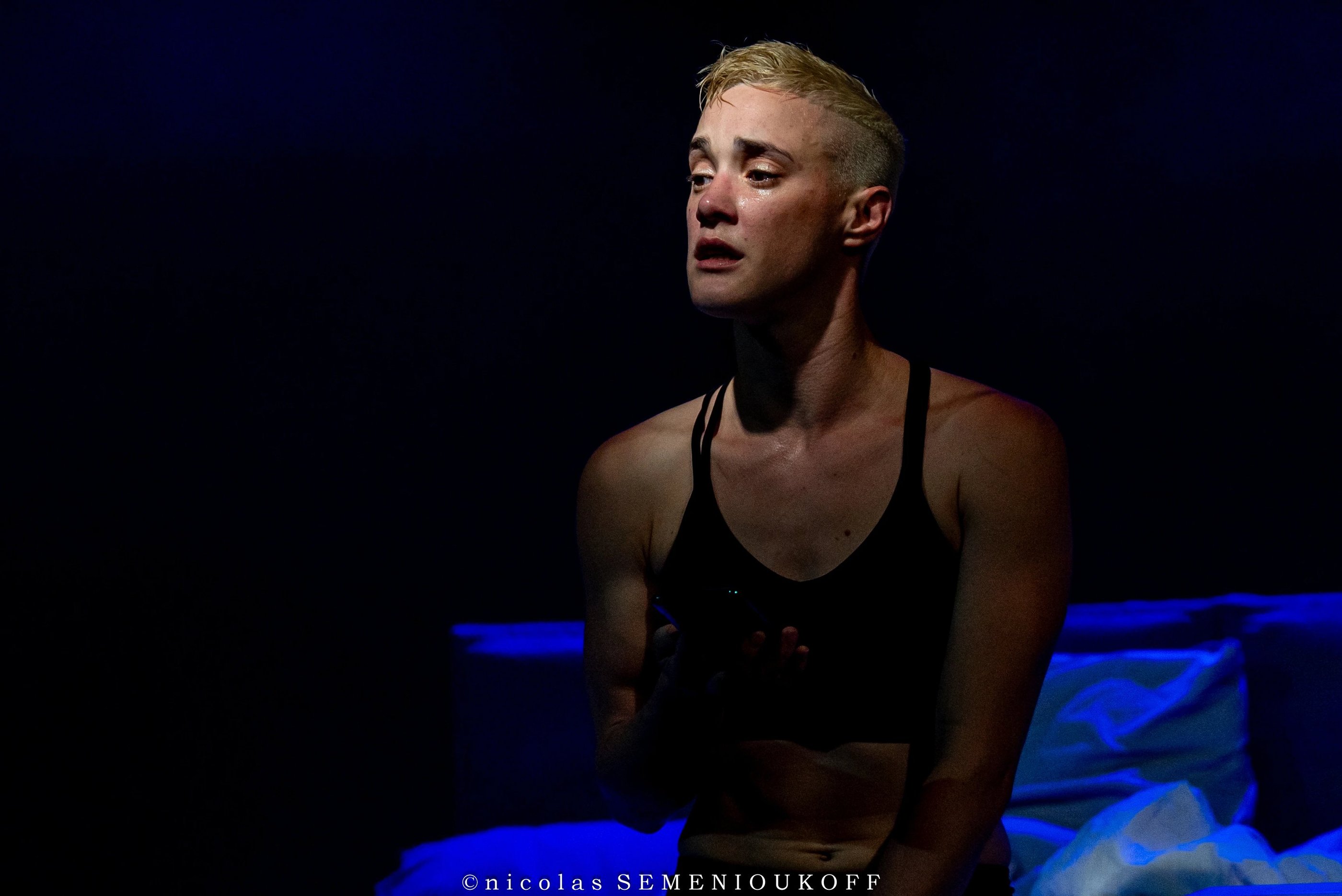 Spectacle futuriste - ALGORITHME - Cie les 7 Fromentins - Crédit photo Nicolas SEMENIOUKOFF - ARTEPHILE Avignon OFF 2026