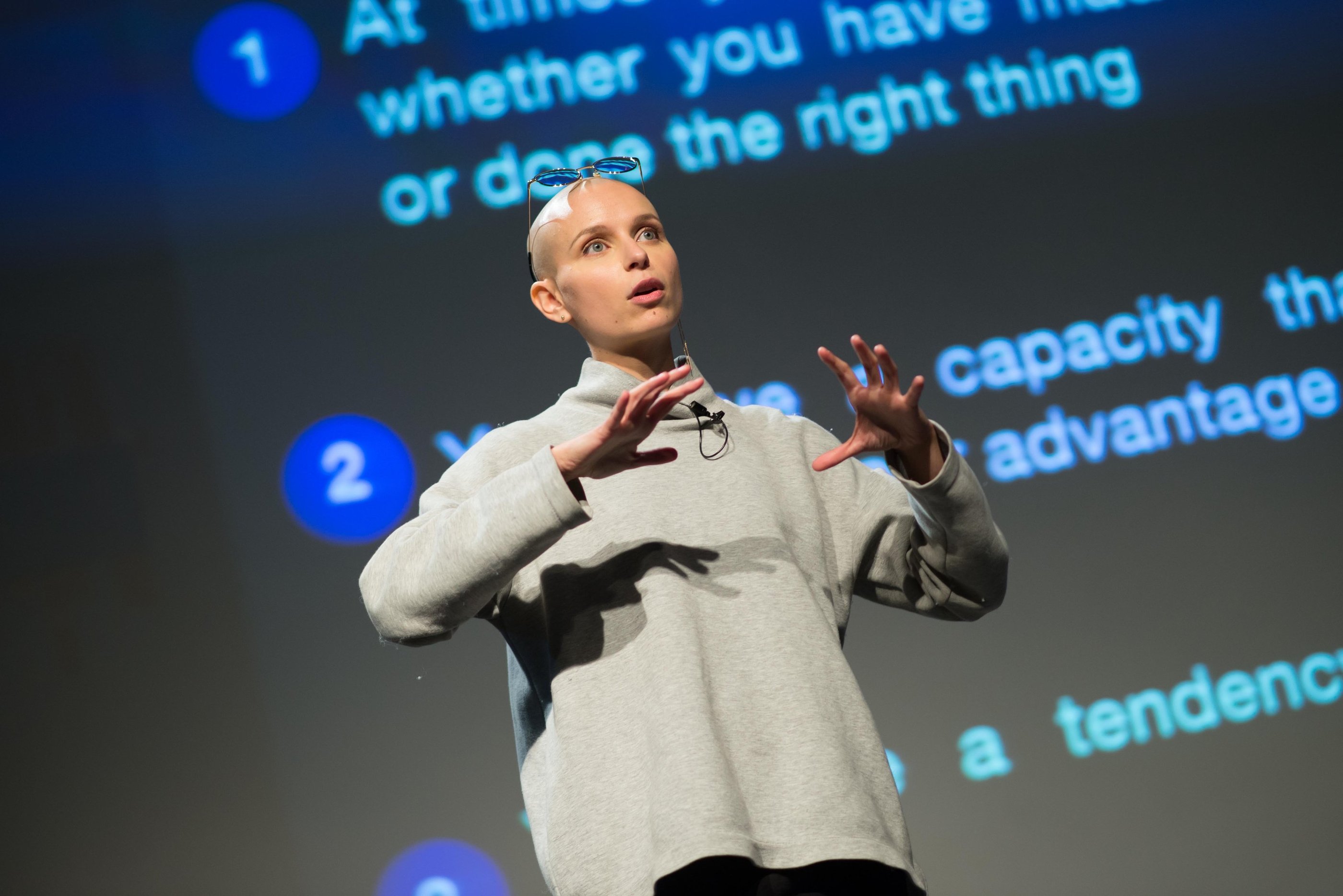naomi roth intervenant conférencier intelligence artificielle femme europe intervenant AI French 
