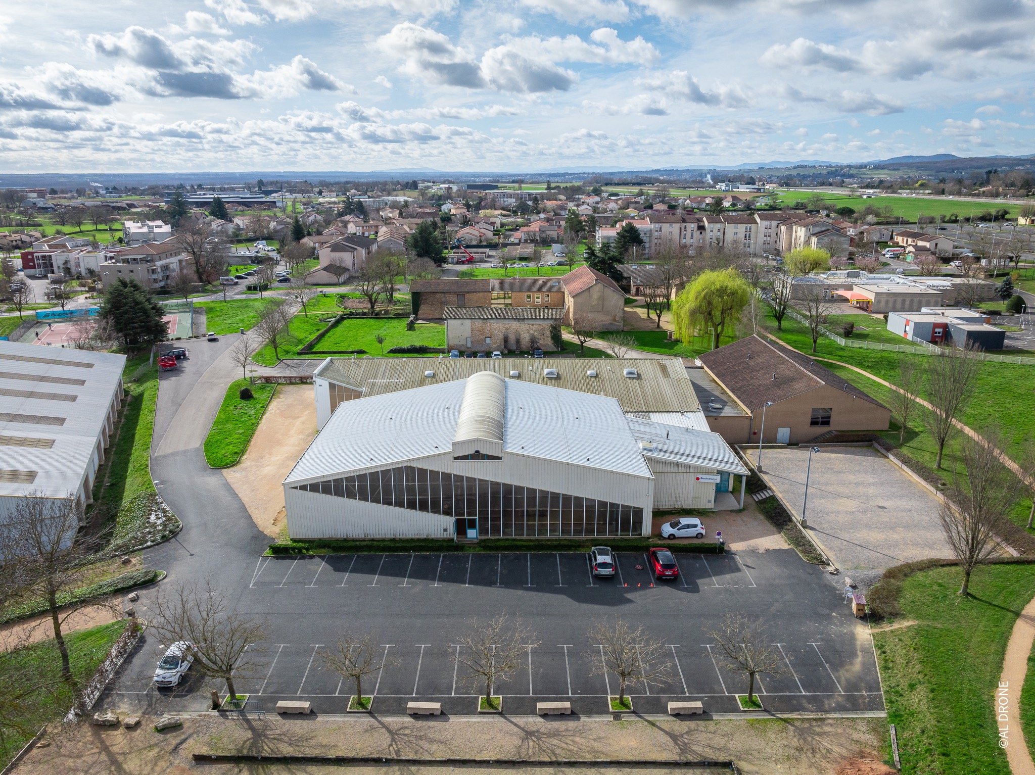 vue extérieur du boulodrome de la bâtie ©ALDRONE