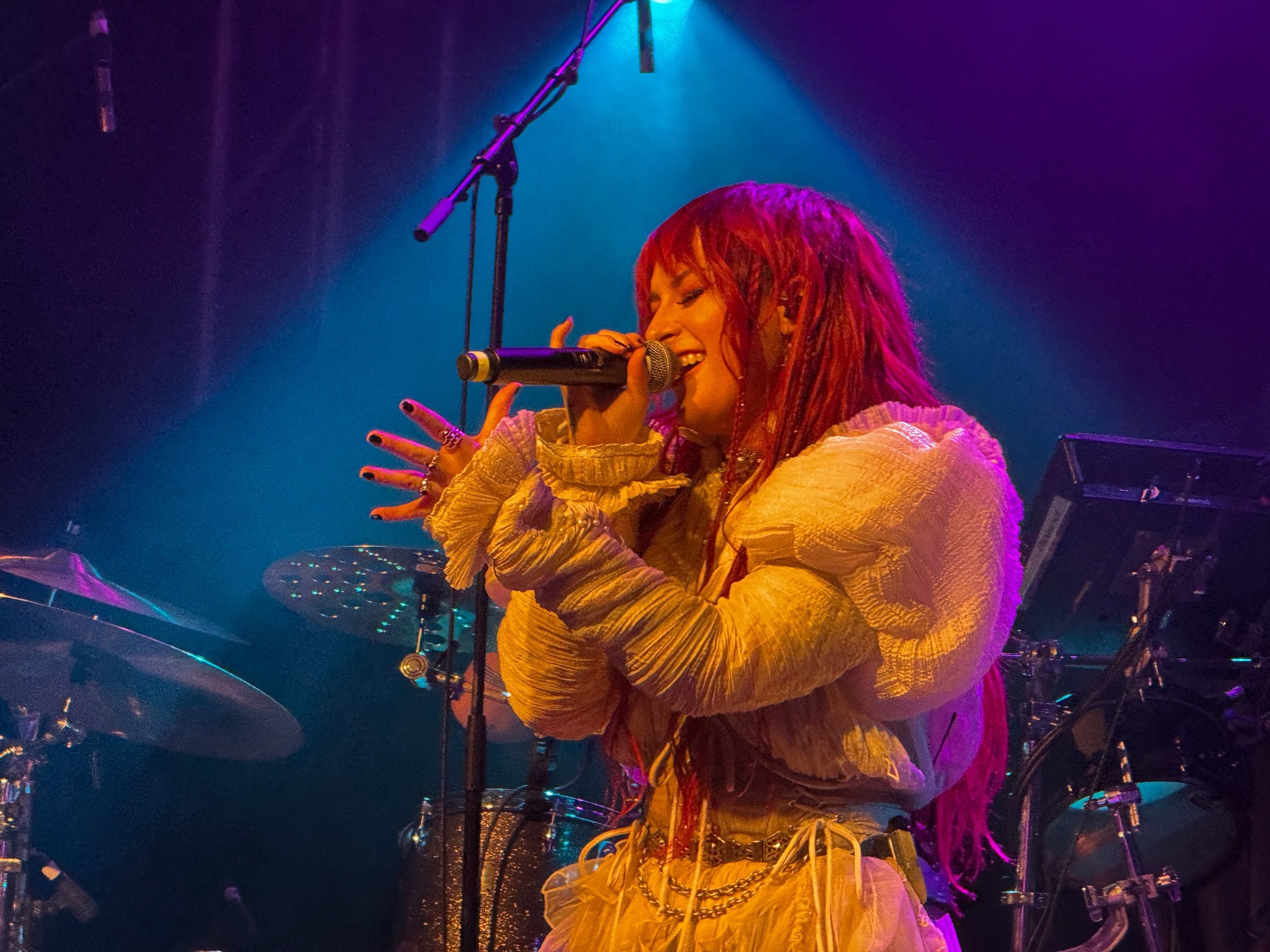 Review: Mothica’s Heartfelt Performance at London’s O2 Academy Islington