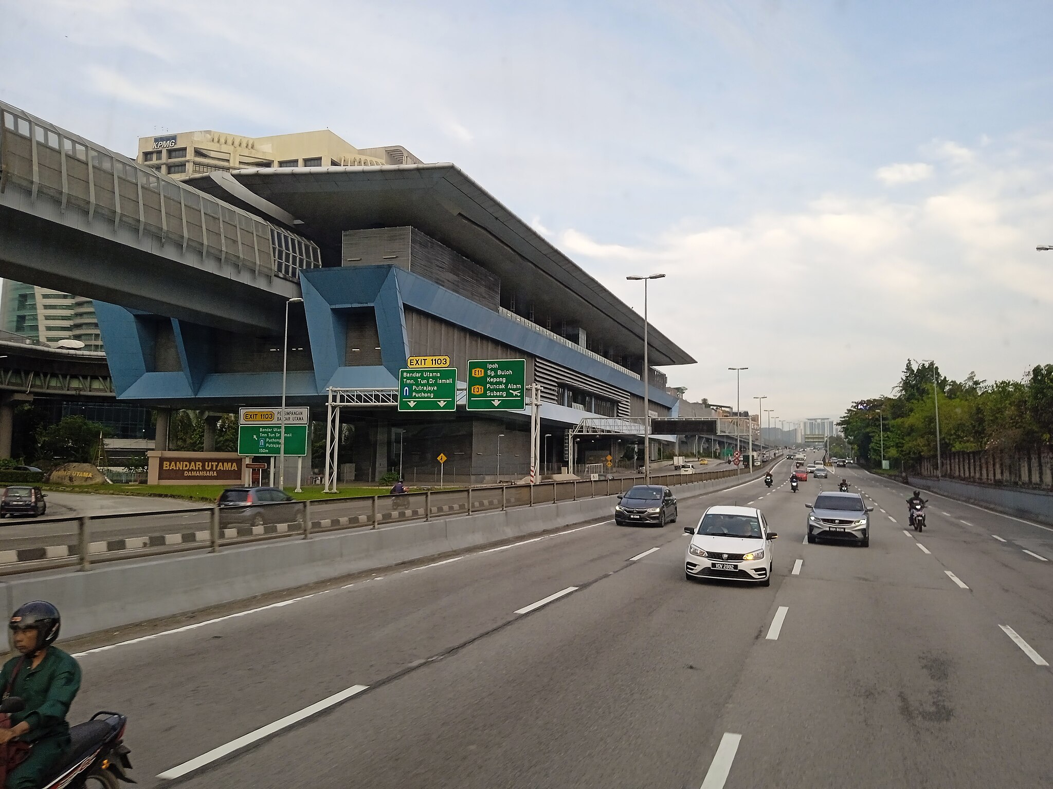 BANDAR UTAMA MRT
