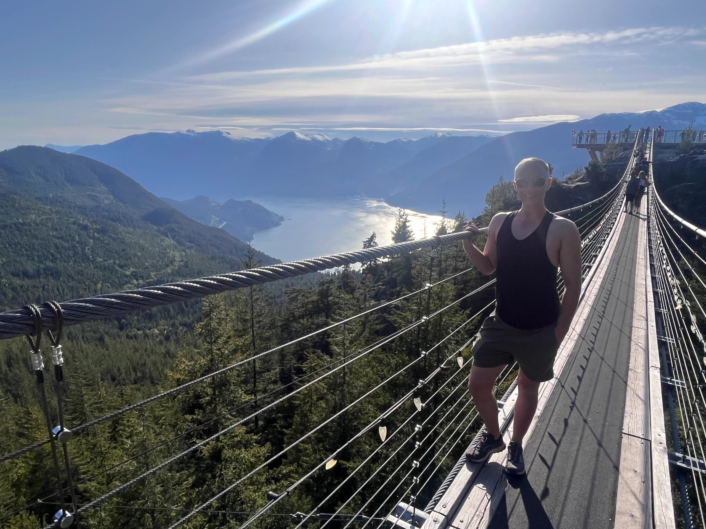 Technical communicator and data storyteller presenting professional background and experience