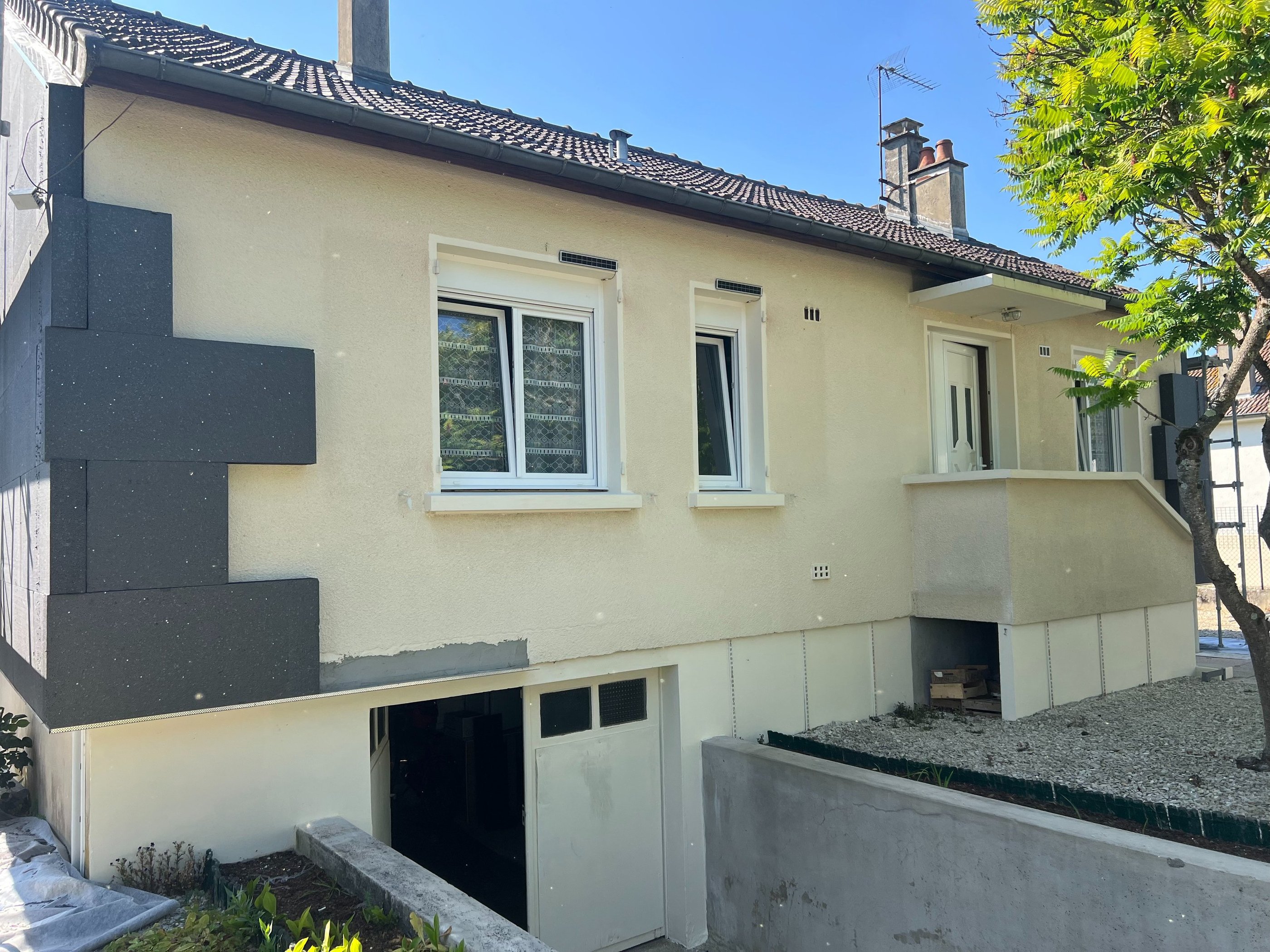 travaux d'isolation thermique extérieure sur une maison individuelle dans l'aube 10