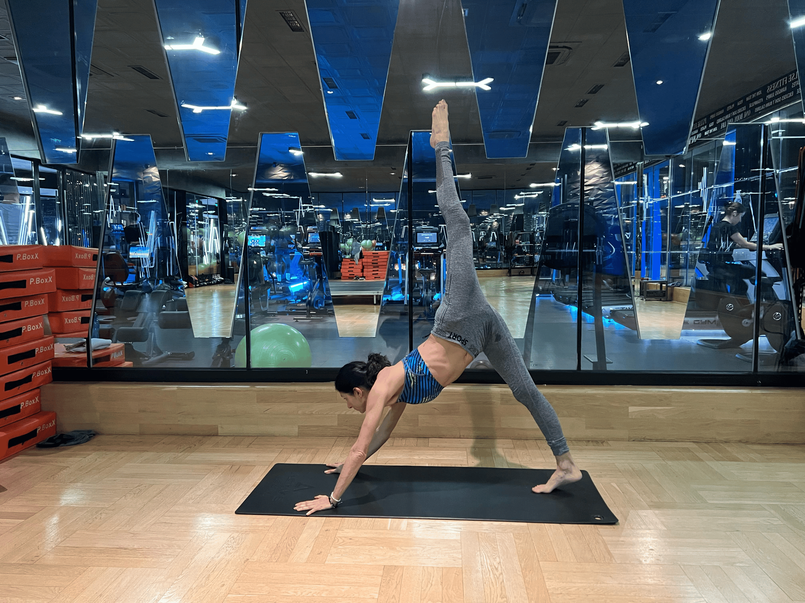 Пилатес с Николета Митева