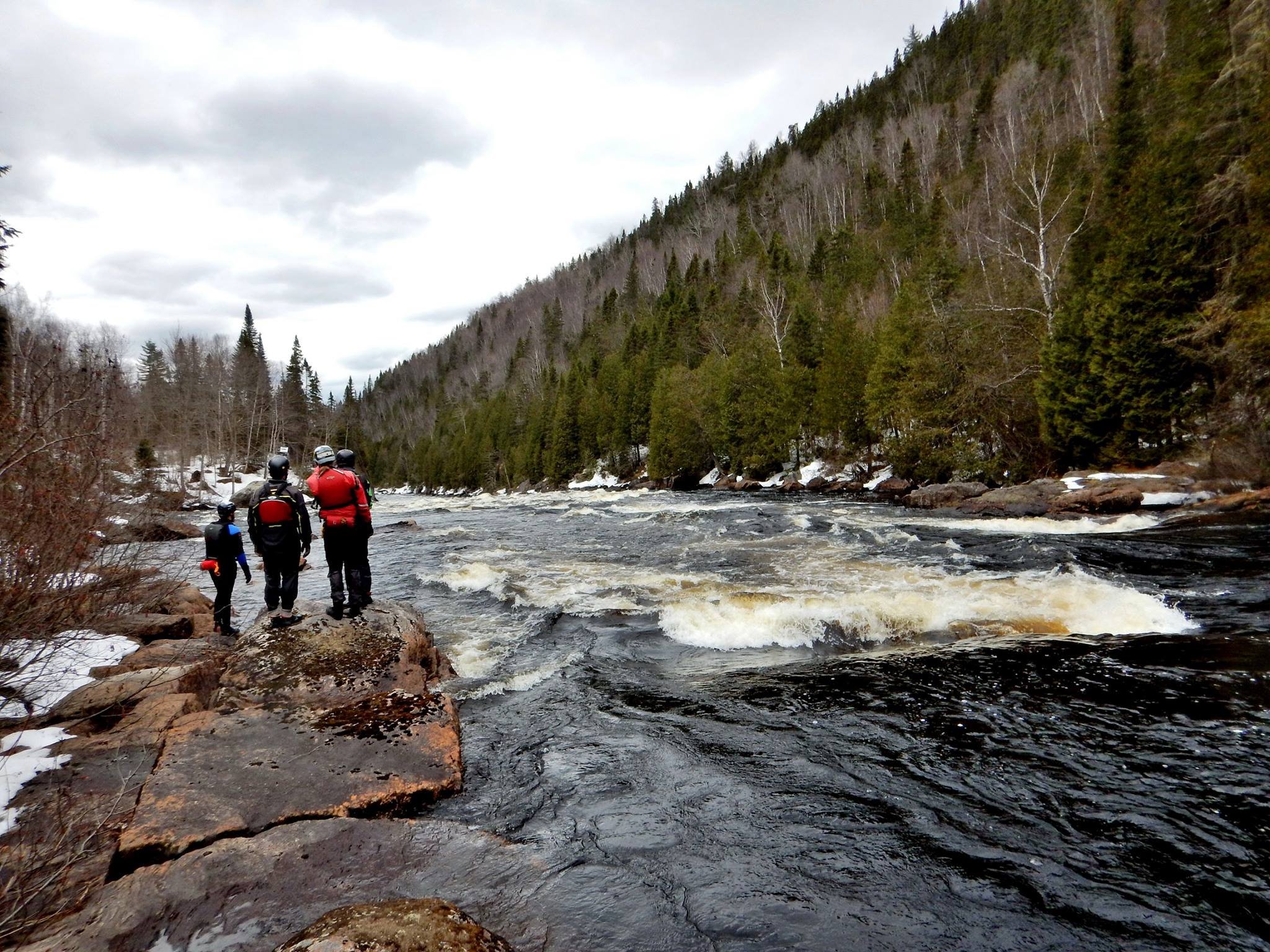 Formation de canot eau vive