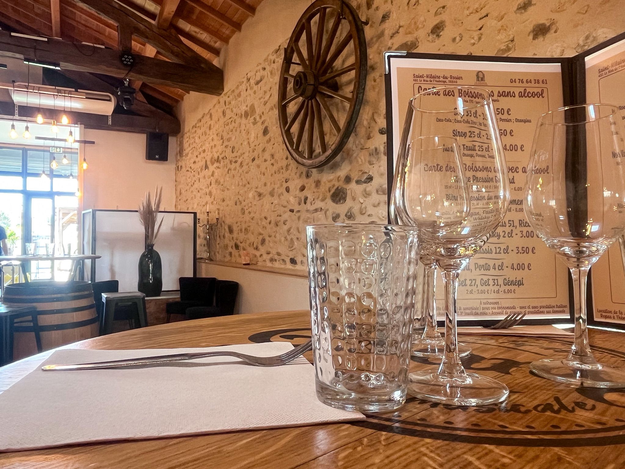Restaurant dans l'Isère à Saint Hilaire du Rosier. Location de salle dans la Drome et l'Isère 