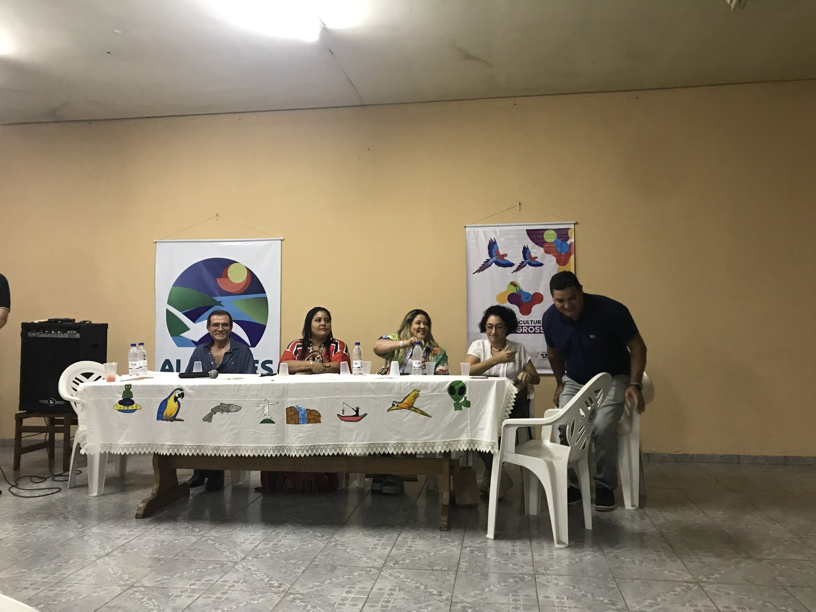 Participantes da roda de conversa sobre a PNAB em Barra do Garças com artistas e gestores culturais