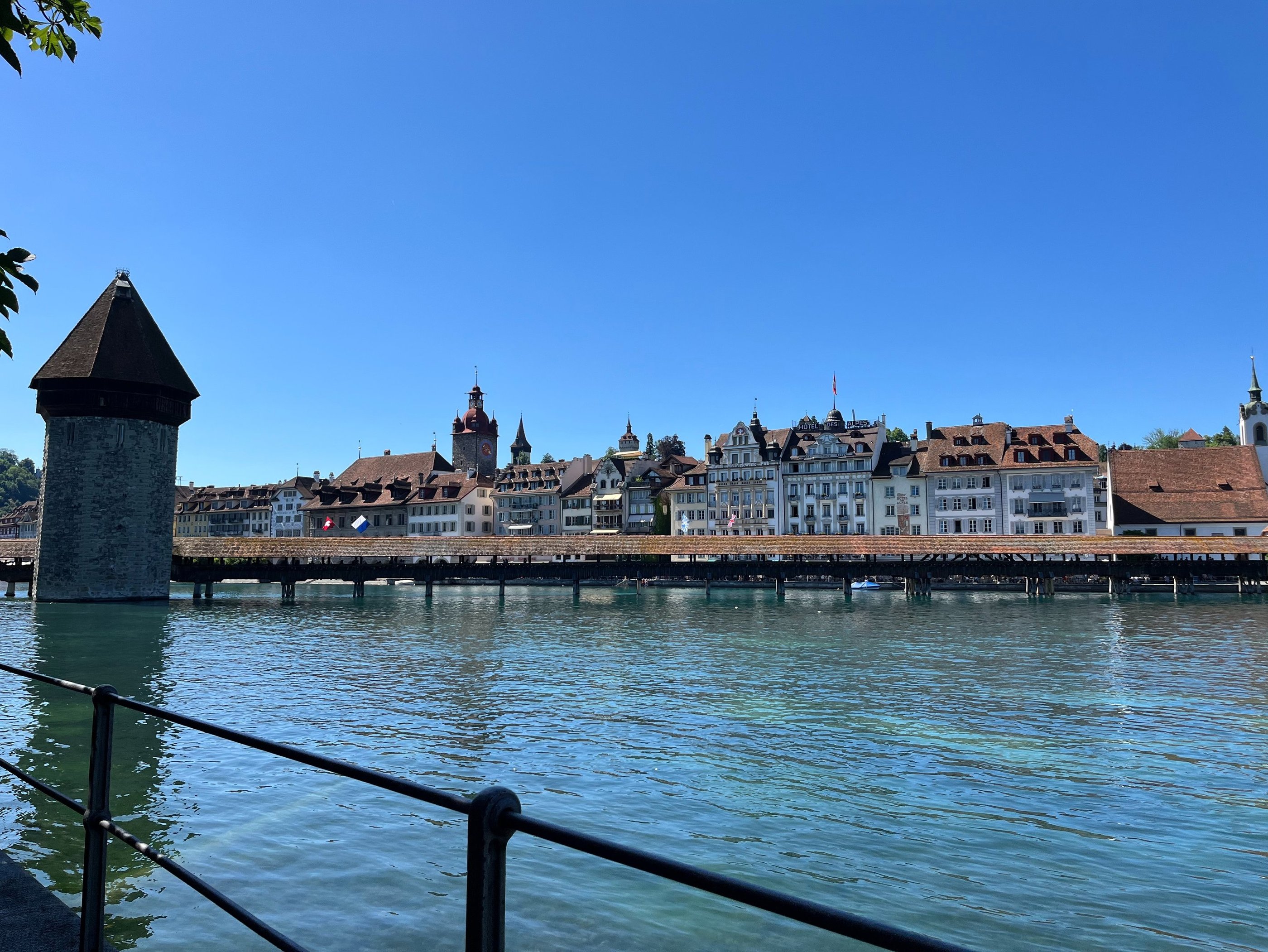 View over the old town of Luzern and the Chapel Bridge