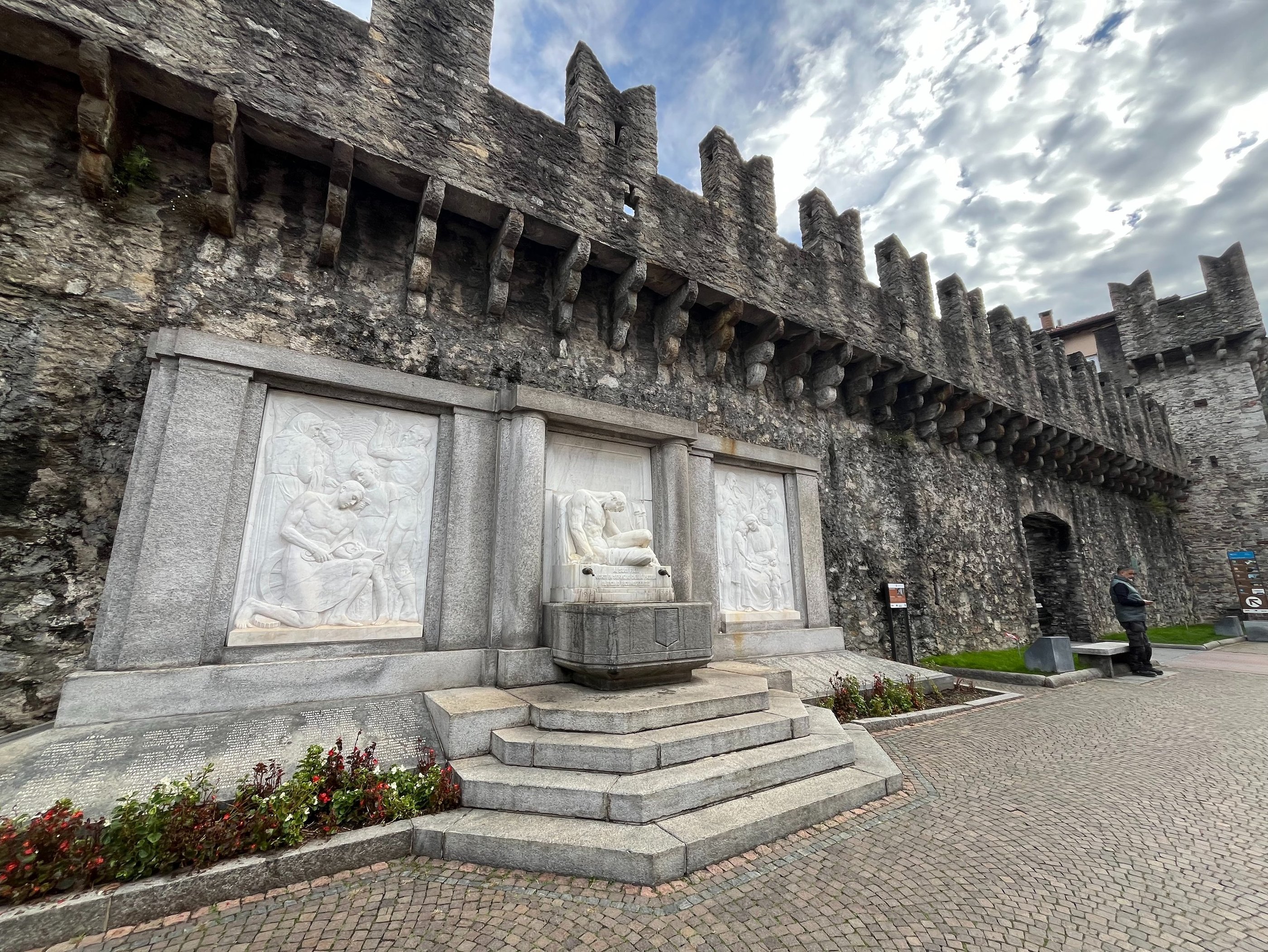 A memorial to fallen soldiers at the Bellinzona town wall