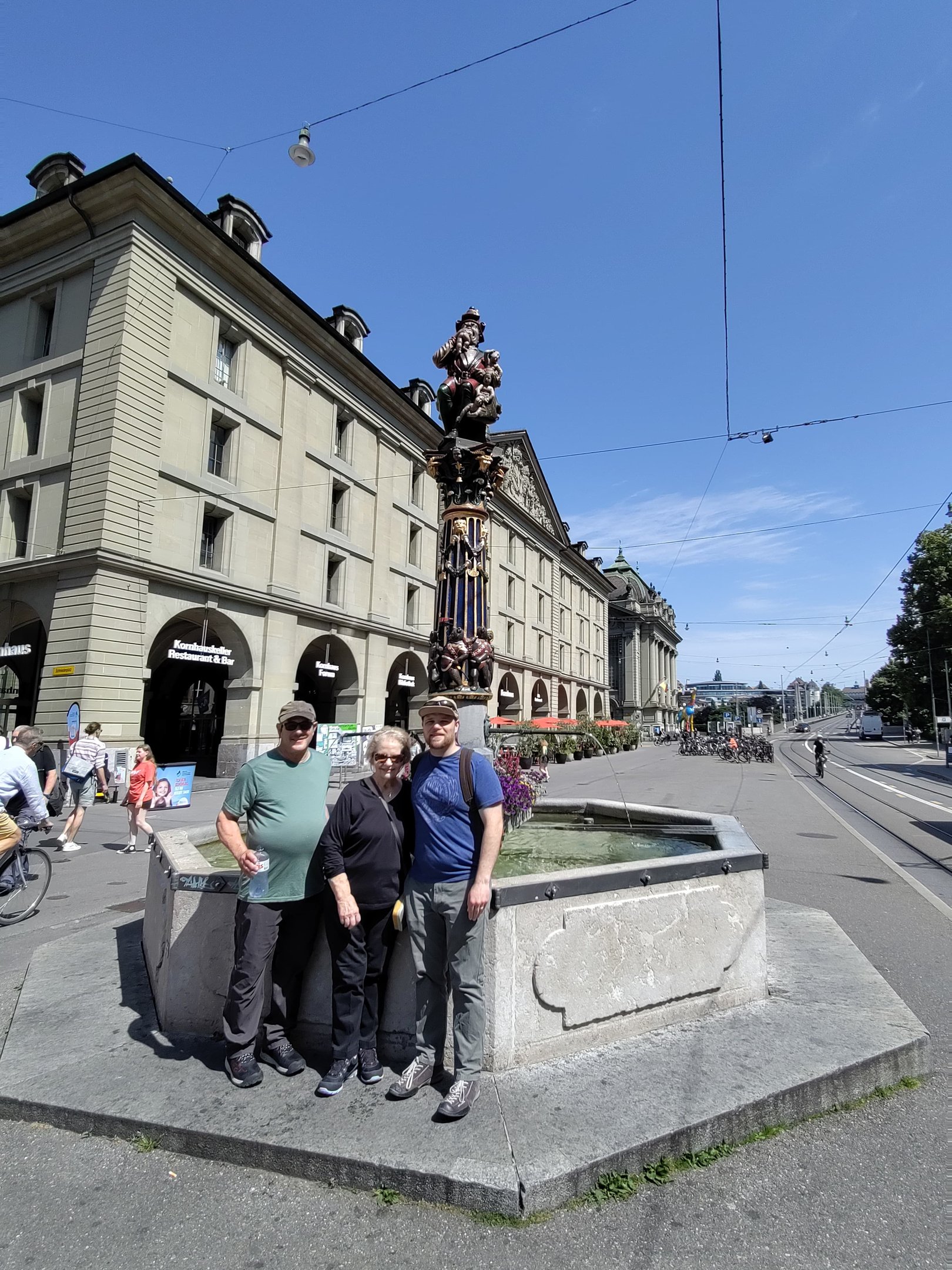 Kindlifressenbrunnen in Kornhausplatz Bern Switzerland