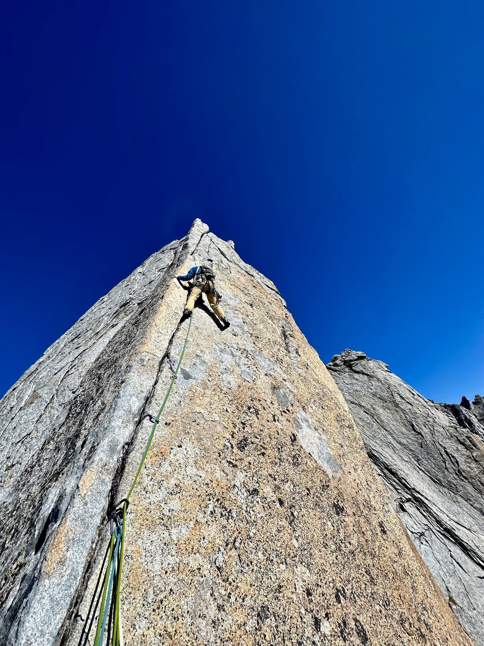 The pitch "il salto giallo" on Spigolo Vinci. Punta Angela, Pizzo Cengalo.
