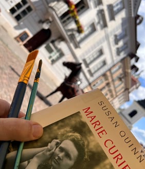 Recherche devant la maison natale de Marie Curie - Sébastien BOUCARD