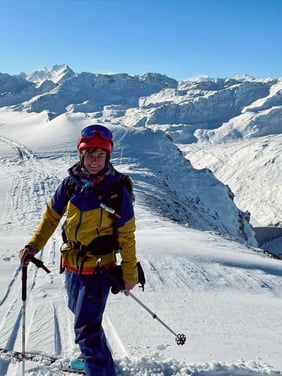 ifmga ski guide standing on skis in a mountain in Norway | ski and sail in Norway