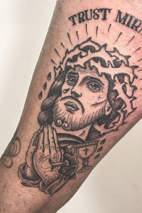 tatuagem blackwork Jesus Cristo