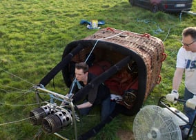 gonflage au sol montgolfière F-PLPL nacelle et ventilateur