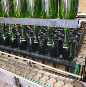 Machine automatique utilisée pour le dégorgement du Champagne La Bulle du Bassin