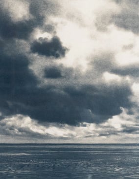 Tirage cyanotype viré au café Mer obscure 3 en vente