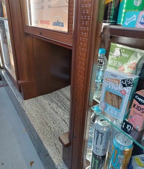 Bulgarians Knee/Squat Shop (basement shop) , Sofia