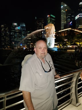 The Pirate with the Singapore Merlion in the back