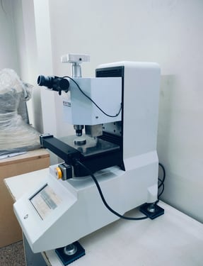 Automatic Micro Vicker Hardness Tester