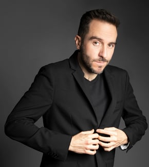 El improvisador Piolo Juvera