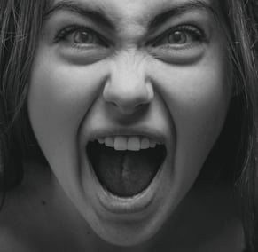 émotions, réguler, cercles de femmes, blessures d'enfance, peur, colère, réaction, hypersensibilité,