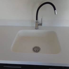 ΝΕΡΟΧΥΤΗΣ ΚΟΥΖΙΝΑΣ CORIAN