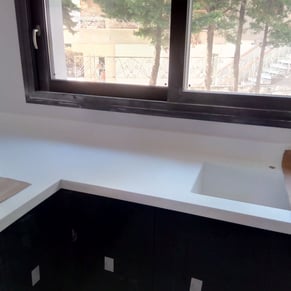 ΠΑΓΚΟΙ ΚΟΥΖΙΝΑΣ SOLIDSURFACES