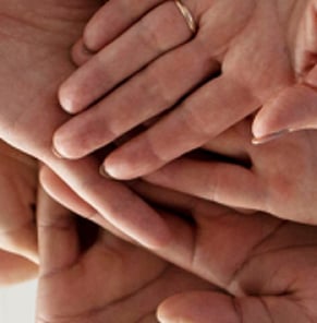 grupo de profissionais trabalhando juntos