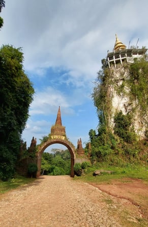 khao na nai luang dharma park surat thani