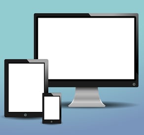 Un monitor de computadora, una tableta y un teléfono móvil