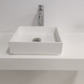 ΒΑΣΗ ΜΠΑΝΙΟΥ ΤΟΙΧΟΥ ΜΕ ΝΙΠΤΗΡΑ SOLID SURFACES