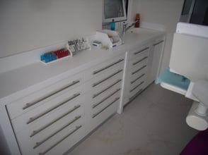 ΠΑΓΚΟΙ ΟΔΟΝΤΙΑΤΡΕΙΟΥ SOLID SURFACES