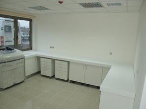 ΠΑΓΚΟΣ ΜΙΚΡΟΒΙΟΛΟΓΙΚΟΥ ΕΡΓΑΣΤΗΡΙΟΥ SOLID SURFACES