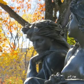 Fontaine de Tourny, détail, automne