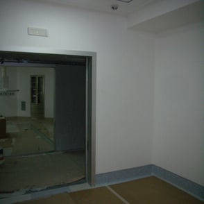 ΕΠΕΝΔΥΣΗ ΧΕΙΡΟΥΡΓΕΙΟΥ ΤΟΙΧΟΠΟΙΙΑ ΤΑΒΑΝΙ SOLID SURFACES