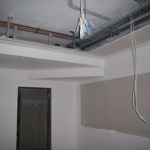 ΕΠΕΝΔΥΣΗ ΧΕΙΡΟΥΡΓΕΙΟΥ ΤΟΙΧΟΠΟΙΙΑ ΤΑΒΑΝΙ SOLID SURFACES
