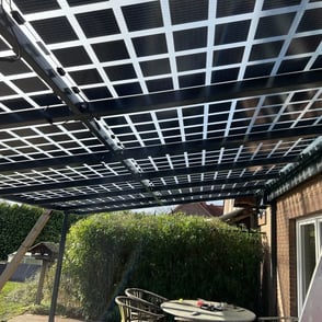 stahlterrasse-phothovoltike-stahlunterkonstruktion-glasglas-transparent Solpalux