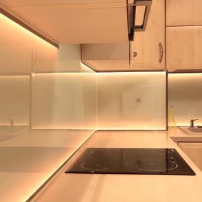 Diseño de cocina funcional y elegante por Reformistas Valencia