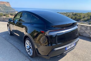 tesla modele y chauffeur privé cassis