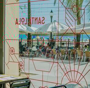 Vista al mar desde el interior de Santa Lola Badalona
