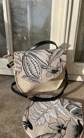sac à main beige motif fleur de cafe , simili cuir vegan