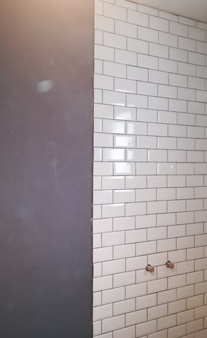 Carrelage métro pour douche à l'italienne.