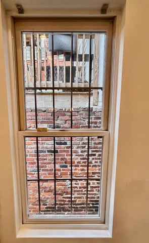 bedroom window glass installation 